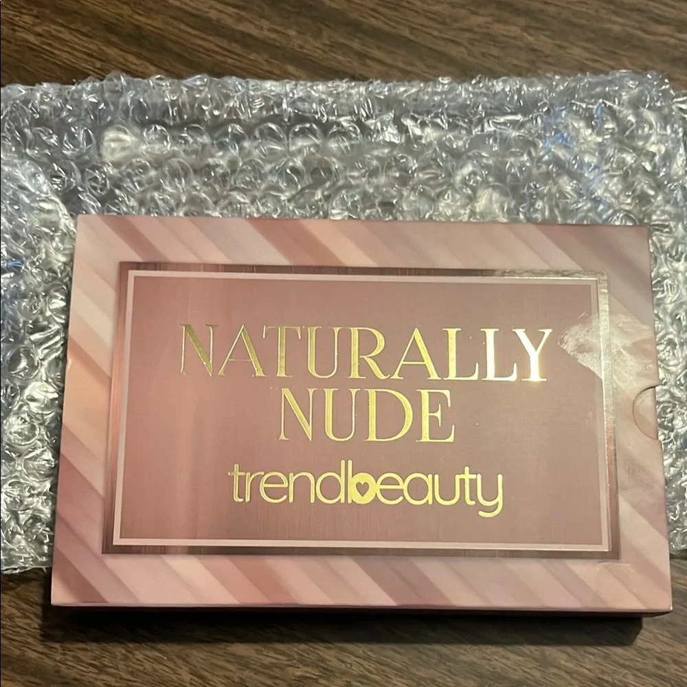 NEW Trendbeauty Naturally Nude Eyeshadow Palette 11 Shades